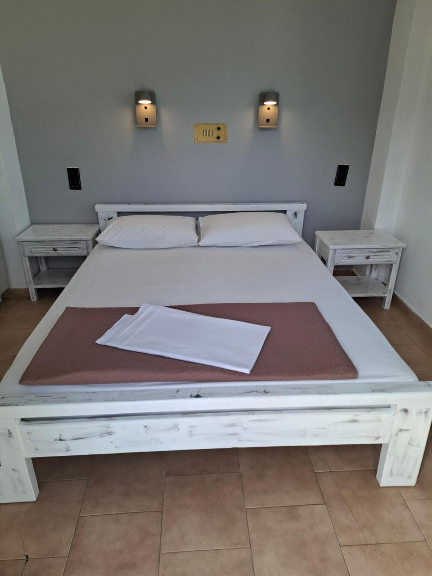 Ostria Hotel Ajía Galíni Kültér fotó